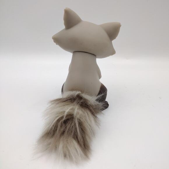 Disney Pocahontas Meeko The Raccoon 5" PVC Toy Figure Furry Tail - Picture 4 of 7